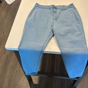 Women's Light Blue Jeans